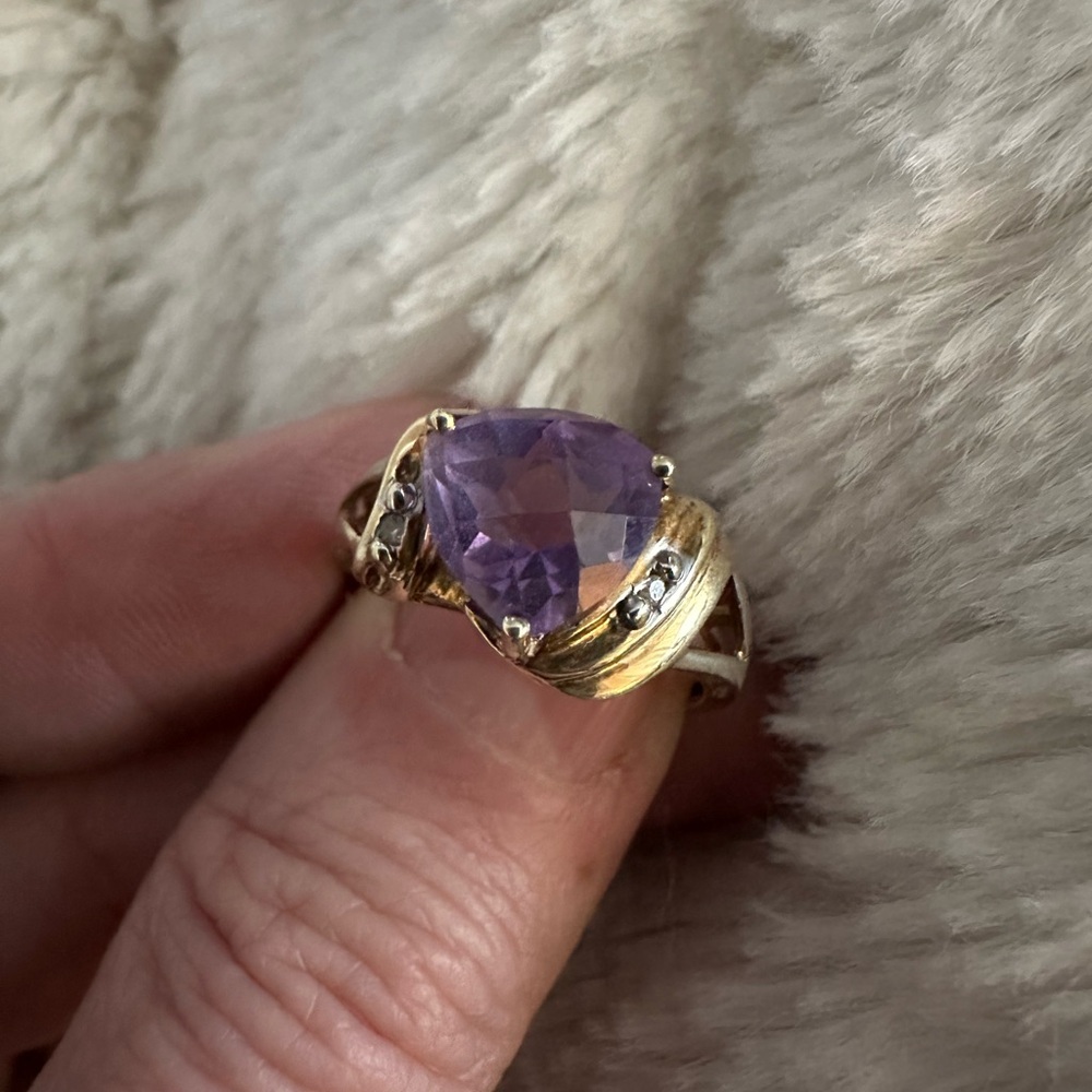 10kt Amethyst ring